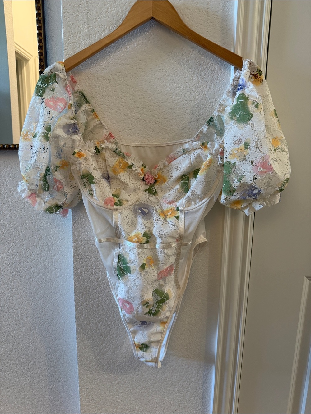 White Floral Puff Sleeve Bodysuit